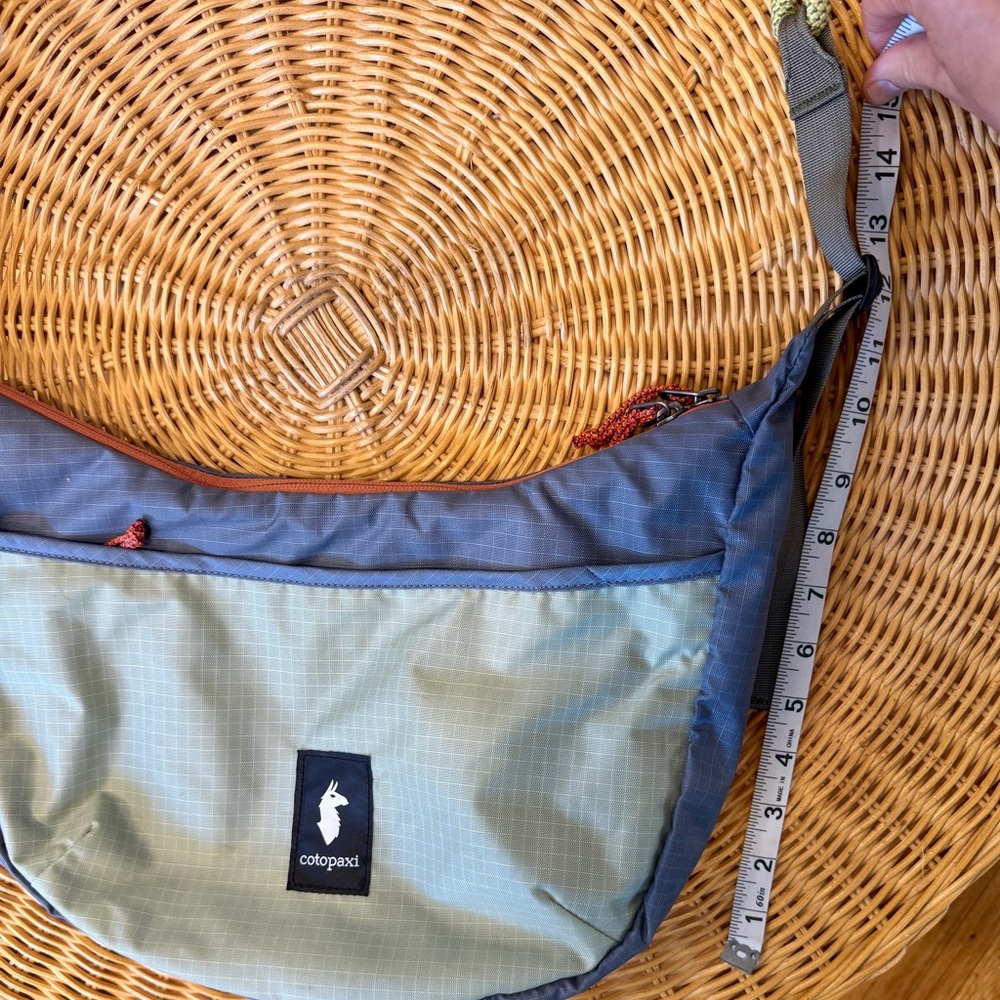 Cotopaxi Trozo 8L Shoulder Bag – Cada Día Tempest/Green - rare color! - Picture 9 of 9